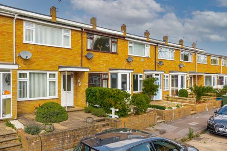 Dirdene Close, Epsom - Photo 5