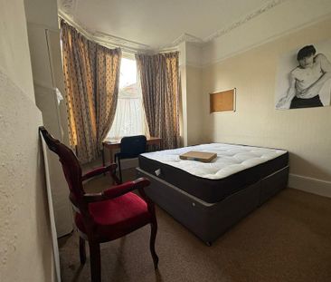 5 bedroom detached house to rent - Photo 1