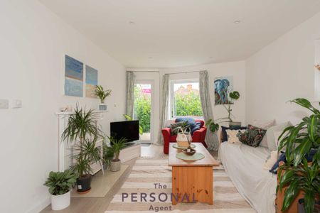 Hardwick Close, Ewell - Photo 2