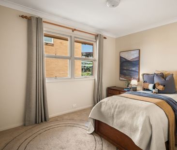 Enjoy the Room - Photo 6
