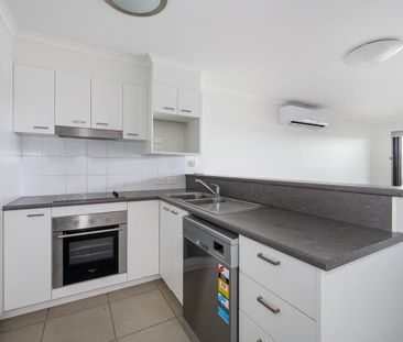 Secure 2 bedroom, 2 bathroom Unit in fantastic location ready for l... - Photo 3