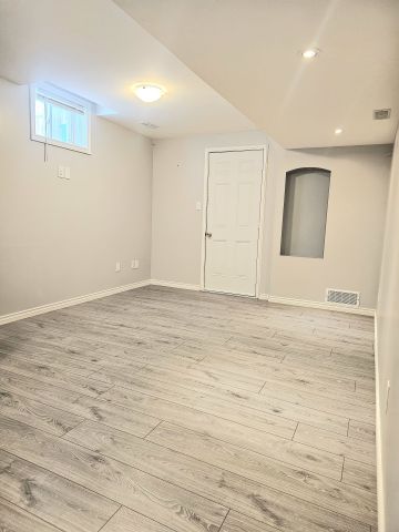 For Lease - 43 Naylor Drive, Bradford West Gwillimbury, Ontario - Photo 2