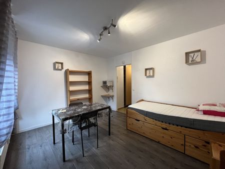 Location Appartement 1 pièce 20m² LILLE 59000 - Photo 2