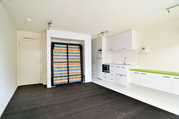 The ultimate furnished studio! - Photo 1