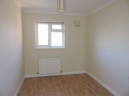 3 bedroom end of terrace house to rent - Photo 5