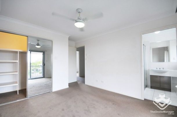 Fabulous home in great location - Photo 1