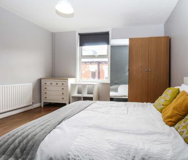 4 bedroom end of terrace house to rent - Photo 4