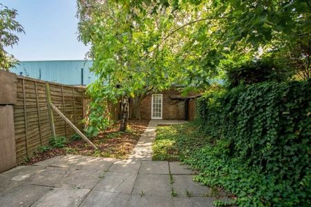 5 bedroom terraced house to rent - Photo 2