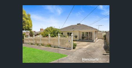 Charming and Cheerful – The Perfect Place to Call Home - Photo 5