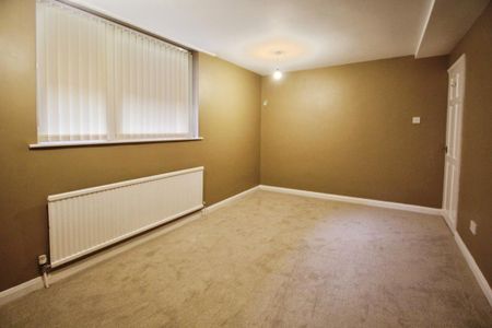 3 bedroom maisonette to rent - Photo 4