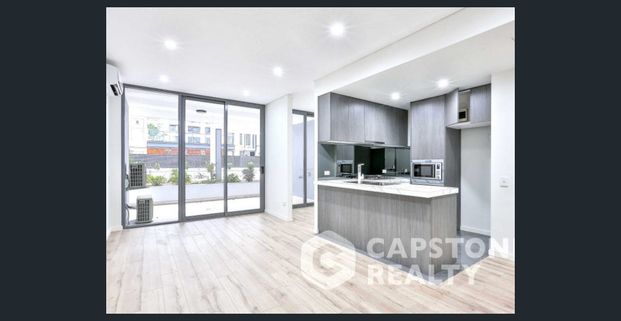 Sun Filled Two Bedroom Apartment available for rent - Photo 1