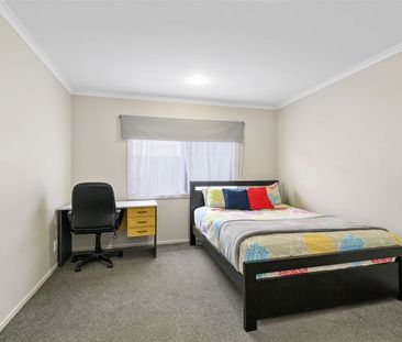 11 Hauora Lane, Taita - Photo 1