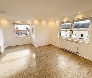 2 Bed, First Floor Flat - Photo 6