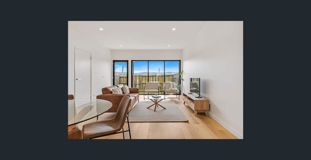 Modern Comfort Meets Convenient Living - Photo 1