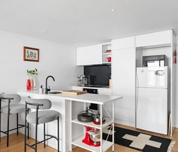 Stylish Apartment in Prime Brunswick East Location - Photo 6