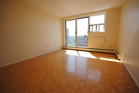 Downtown Living at its best - Minutes to parks, shops, restaurants, and more. - Photo 4