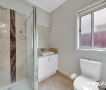 GREAT LOCATION! LARGE FAMILY HOME - Photo 4