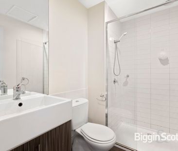 Designer Style in Perfect Position - Photo 5
