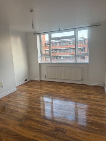 2 Bed Flat, London, SE22 - Photo 4