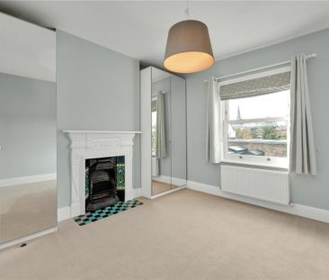 4 bedroom semi-detached house to rent - Photo 2