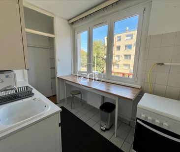 Kiadó átlagos állapotú panel lakás - Szeged - Fotó 5