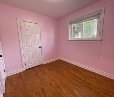 For Lease - 326 Rupert Avenue, Whitchurch-Stouffville, Ontario - Photo 4