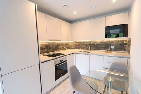 Fully Furnished One Double Bedroom Apartment with a balcony at Potato Wharf located in the sought after neighbourhood of Castlefield. - Photo 5