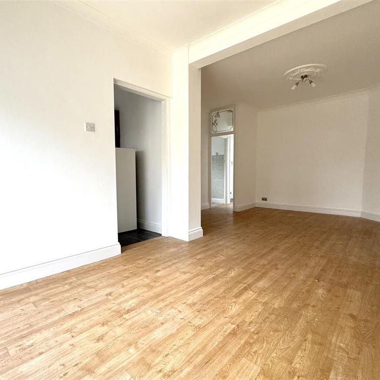 2 bedroom semi-detached bungalow to rent - Photo 1