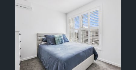 STYLISH COASTAL LIVING JUST 200M FROM THE BEACH - Photo 3