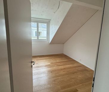 Helle 3.5Zi-Dachwohnung (Preis inkl. PP 1. UG) - Photo 1