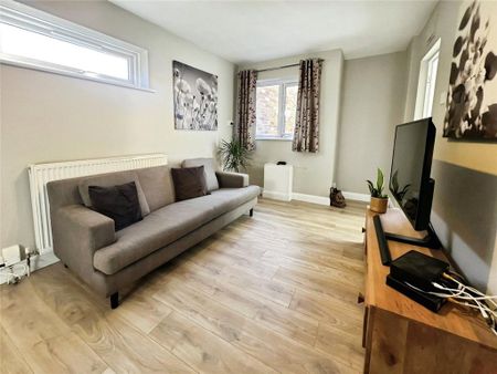 3 bedroom end of terrace house to rent - Photo 5