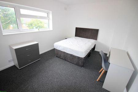 4 bedroom terraced house to rent - Photo 5