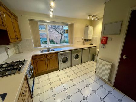 2 bedroom flat to rent - Photo 4