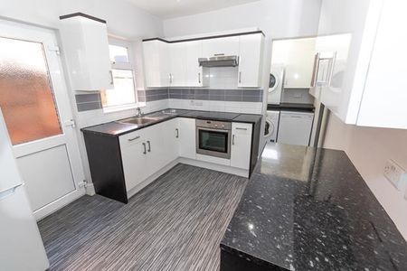 4 bedroom house share to rent - Photo 5