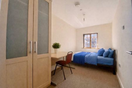 4 bed Flat 92 Arundel Street - Photo 4