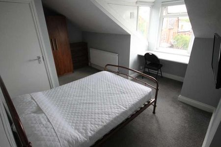 Lucas Place, Woodhouse, Leeds, LS6 - Photo 3