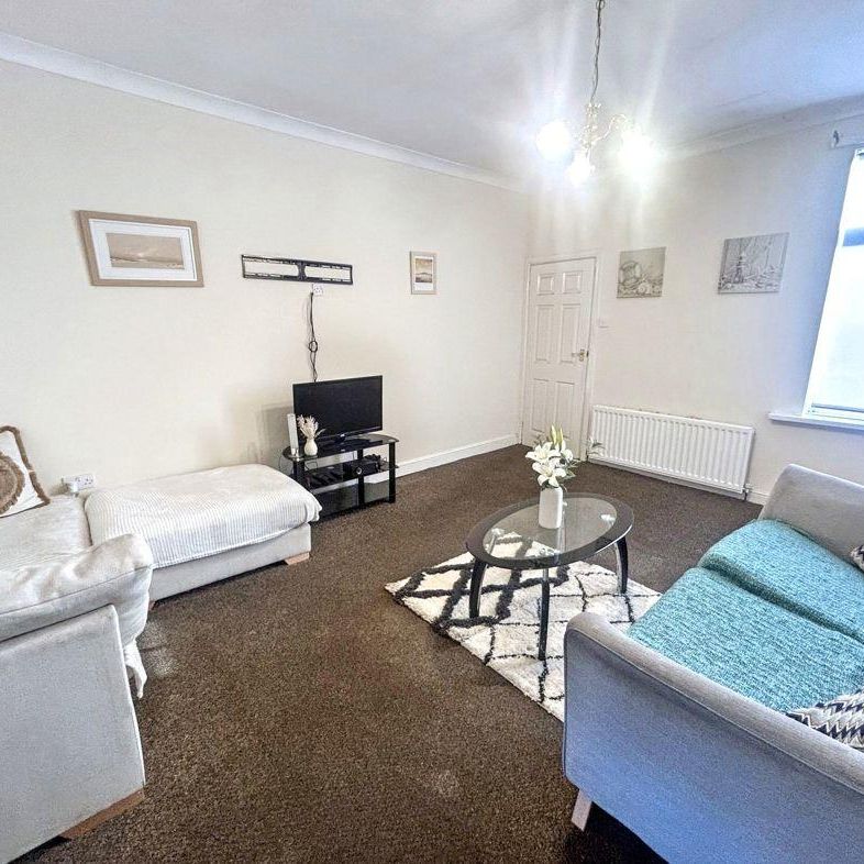 2 bed upper flat to rent in NE25 - Photo 1