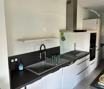 Location Appartement 3 pièces 80m² CENON 33150 - Photo 2