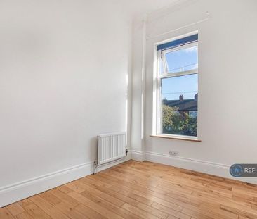2 bedroom semi-detached house to rent - Photo 4