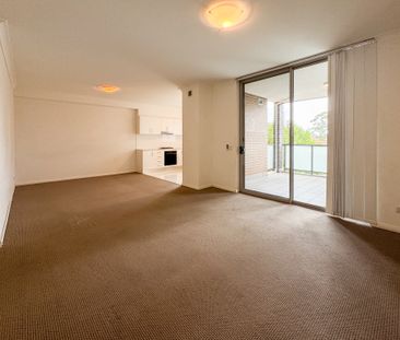 First floor 2 bedroom unit - Photo 4