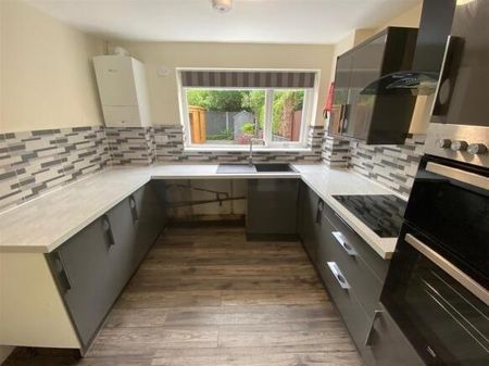 3 bedroom end of terrace house to rent - Photo 5