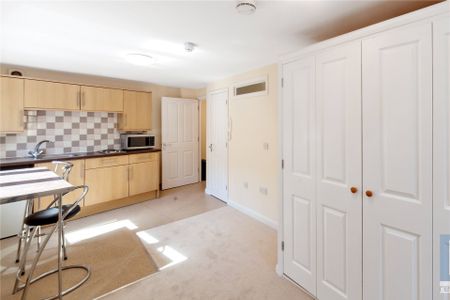 Property to Rent - Photo 3