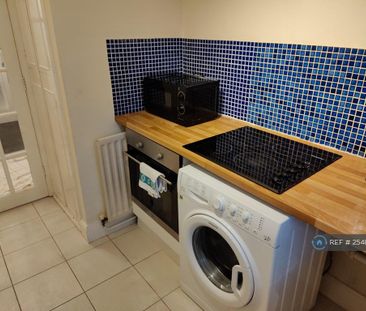 1 bedroom flat to rent - Photo 6