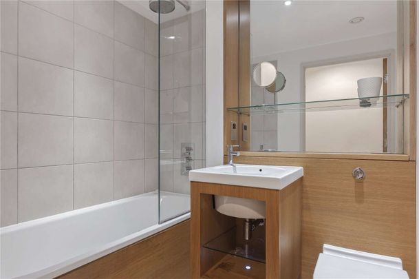 A well laid out modern one bedroom apartment set close to Old Street Station. - Photo 1