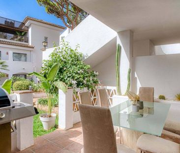 2 bedroom luxury Apartment for rent in Málaga, Andalusia - Photo 2