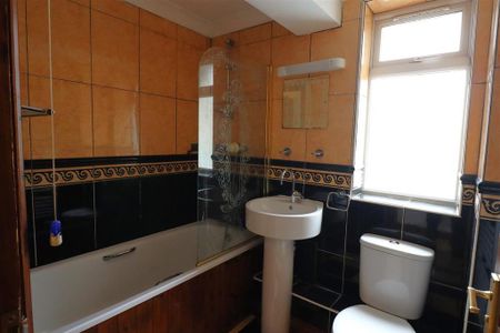 3 bedroom maisonette to rent - Photo 4