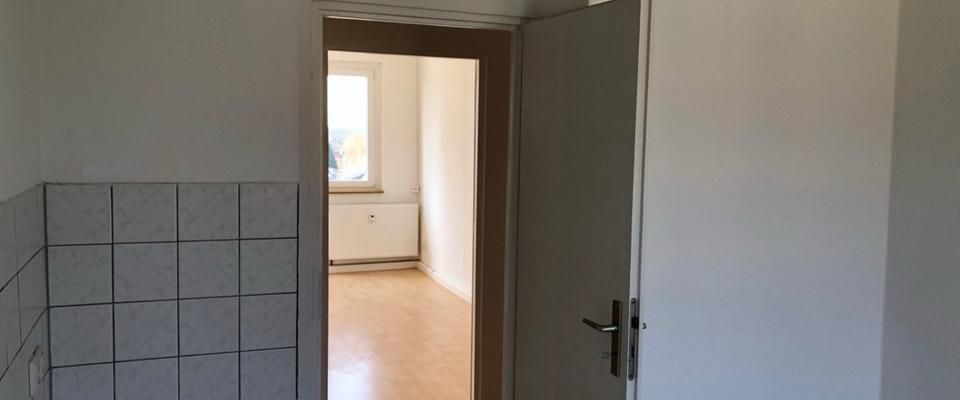 2 Raumwohnung mit Balkon und Weitblick im Leipziger Süden, Bad mit Dusche, 3. OG - Photo 1