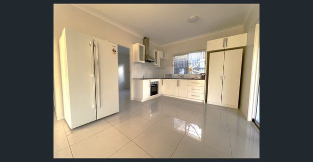 Private and Comfortable 3-Bedroom Back Unit in Inala - Photo 1
