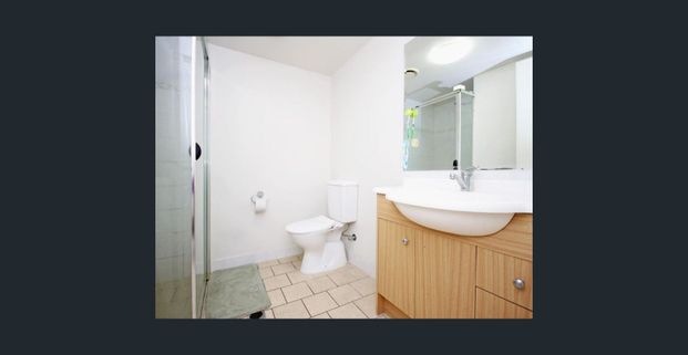 Central Spring Hill Location - Unfurnished - Photo 1