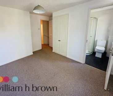 3 bedroom detached house to rent - Photo 2